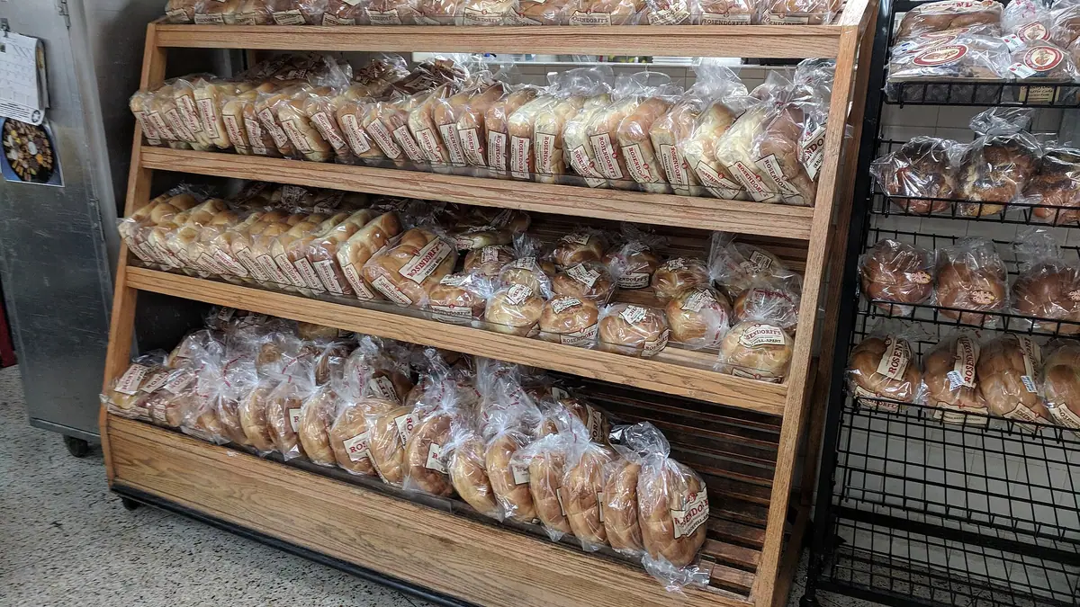 Doughnut Shop bakes